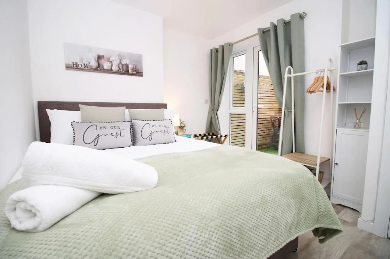 Stunning Apartment Close To City Cardiff