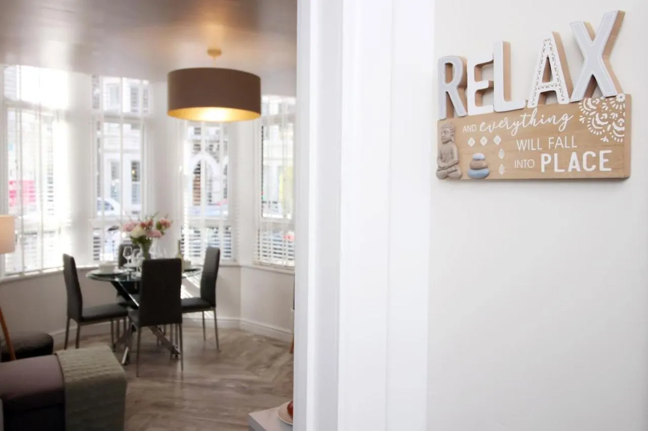 Stunning Apartment Close To City Cardiff